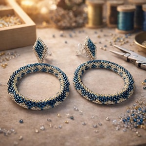 Runde Peyote-Ohrring-Anleitung mit gezeichneten Rauten – Peyote-Rocailles- und Delica-Miyuki-Technik – Muster-PDF 1133