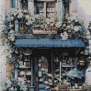 Può includere: Una vetrina di negozio in stile vintage con un tendone blu e una grande vetrina. L'edificio è ricoperto da lussureggianti viti verdi e ha una facciata in mattoni.