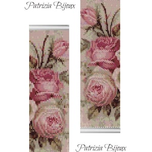 Op de afbeelding: Een kralenarmband met een bloemenontwerp met roze rozen en groene bladeren. De armband is gemaakt met zaadkraaltjes en heeft een delicate, vrouwelijke uitstraling. De tekst "Patrizia Bijoux" staat twee keer op de afbeelding.