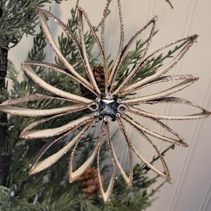 Decorazione a forma di rotolo di carta igienica riciclata, decorazione natalizia grigia e dorata, decorazione a forma di stella, regalo