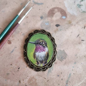 Retrato em miniatura de beija-flor pintura a óleo emoldurada em miniatura original, casa de bonecas, presente de Natal, broche/ímã/pingente/pintura pintados à mão