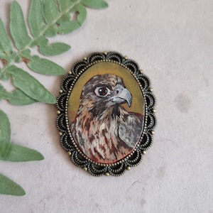 Retrato de pássaro em miniatura, pintura a óleo original emoldurada, presente artesanal de natal, broche pintado à mão, pingente magnético, falcão peregrino, arte de parede