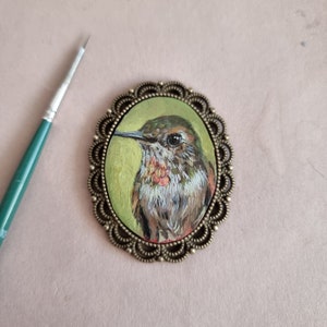 Retrato de pájaro en miniatura original enmarcado pintura al óleo Navidad hecho a mano regalo pintado a mano broche imán colgante pintura colibrí arte