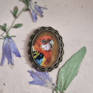 Miniatura original de loro Rosella, retrato diminuto, pintura al óleo enmarcada, regalo/decoración de Navidad, broche/imán/colgante/pintura pintado a mano