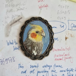 Pintura al óleo en miniatura de una mascota en un marco de metal, retrato de mascota personalizado, retrato conmemorativo personalizado de un gato y un perro, regalo peculiar por encargo para una mamá perruna
