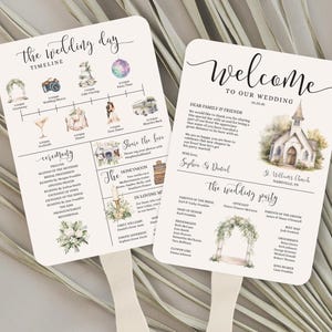 以下が含まれることがあります： クリーム色の柄が付いた2つのウェディングファンプログラム。1つのファンには、イラスト付きの結婚式の日のタイムラインが描かれています。もう1つのファンには、教会のイラストとともに「私たちの結婚式へようこそ」と書かれています。