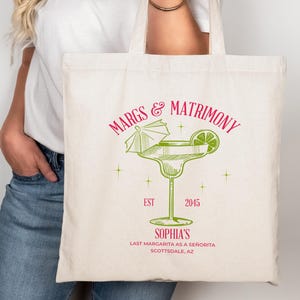 Bachelorette Tragetaschen Margs & Matrimony Bachelorette Party Tragetaschen Personalisierte Brautjungfer Geschenke Tragetaschen-Vorlage Benutzerdefiniertes Geschenk für Sie