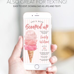 K&ouml;nnte beinhalten: Eine digitale Einladung mit rosa und wei&szlig;en Streifen und einer Aquarell-Illustration eines rosa Eisbechers. Der Text lautet "She's Been Scooped Up" und enth&auml;lt Details f&uuml;r eine Brautparty zur Feier von Emily Wilson am 23. August.