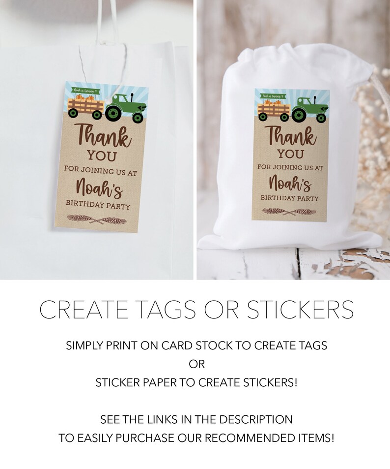 Op de afbeelding: Twee cadeaulabels met een tractor- en pompoenontwerp. De labels luiden "Bedankt voor het bijwonen van Noah's verjaardagsfeest". De labels zitten op een witte cadeauzak en een witte trekkoordzak. Instructies voor het maken van labels of stickers.