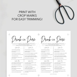 Op de afbeelding: Zwart-witte printbare spelkaarten met de tekst "Drinken of Durven" en een raster met dares en drankjes voor een vrijgezellenfeest.