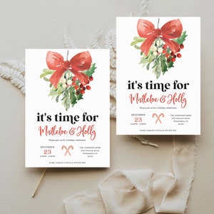 Op de afbeelding: Twee witte kerstuitnodigingen met aquarel illustraties van een rode strik, maretak en hulst. De tekst luidt "it's time for Mistletoe & Holly" met evenementdetails. De uitnodigingen zijn voor een feestelijke viering.
