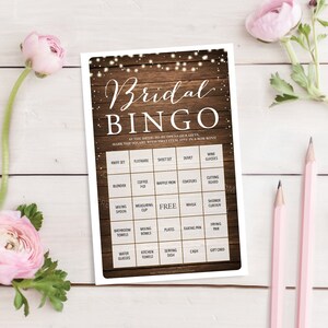 Juego de bingo para despedida de soltera - 76 hojas de juego únicas - Juego de despedida de soltera - Bingo para novias - Madera rústica - Cadena de luces - Descarga instantánea
