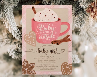 Könnte beinhalten: Rosa Babyparty-Einladung mit einem Heißschokoladen-Design. Die Einladung enthält den Text "Baby it's cold outside" und "A sweet little baby girl is on the way". Details zur Party sind enthalten.