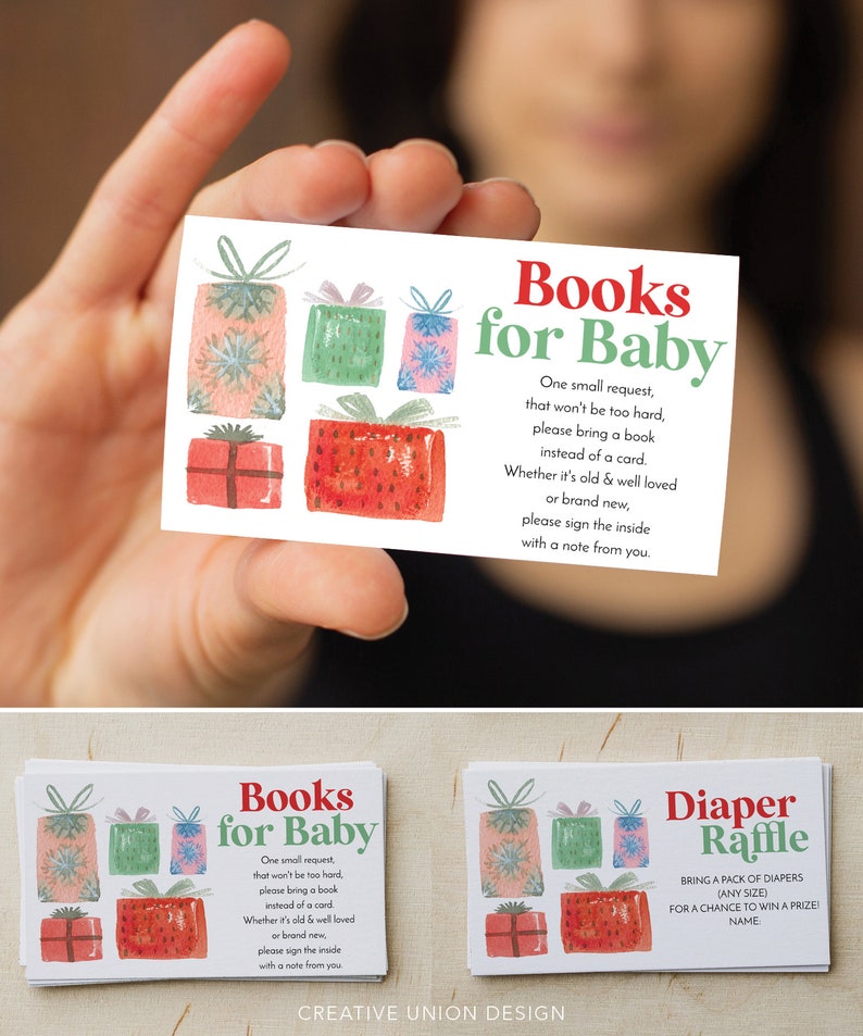 K&ouml;nnte beinhalten: Eine Babyparty-Einladungskarte im Aquarellstil mit dem Text "Books for Baby". Die Karte zeigt Illustrationen von Geschenkboxen in Rot, Gr&uuml;n und Rosa. Die Karte enth&auml;lt auch eine Bitte, ein Buch anstelle einer Karte mitzubringen.