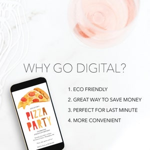 Puede incluir: Un tel&eacute;fono inteligente que muestra una invitaci&oacute;n digital para una fiesta de pizza. La invitaci&oacute;n presenta una rebanada de pizza de dibujos animados con colores rojo, amarillo y naranja. El texto de la invitaci&oacute;n dice "&Uacute;nete a nosotros para una fiesta de pizza celebrando el octavo cumplea&ntilde;os de Joshua". El texto debajo de la invitaci&oacute;n enumera la fecha, la hora y la ubicaci&oacute;n de la fiesta. El texto tambi&eacute;n incluye un n&uacute;mero de RSVP. El fondo de la imagen es blanco.