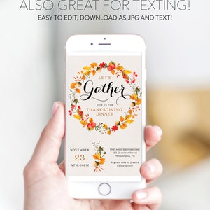 K&ouml;nnte beinhalten: Ein Smartphone zeigt eine Einladung zum Thanksgiving-Dinner. Die Einladung zeigt die Worte "Let's Gather" in eleganter Schrift, umgeben von einem Kranz aus Herbstbl&auml;ttern und Beeren. Datum und Uhrzeit sind ebenfalls angegeben.