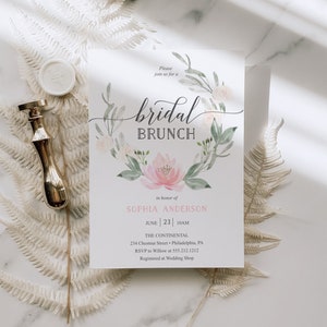 Może przedstawiać: Aquarelowy wz&oacute;r kwiatowy z r&oacute;żowym kwiatem i zielonymi liśćmi otacza tekst "bridal brunch" na białej kartce. Tekst "na cześć Sophii Anderson" znajduje się pod wzorem kwiatowym. Karta zawiera r&oacute;wnież datę, godzinę i miejsce wydarzenia. Tekst "RSVP to Willow at 555.212.1212" jest uwzględniony. Tekst "Registered at Wedding Shop" jest uwzględniony. Tekst "CREATIVE UNION DESIGN" znajduje się na dole kartki.