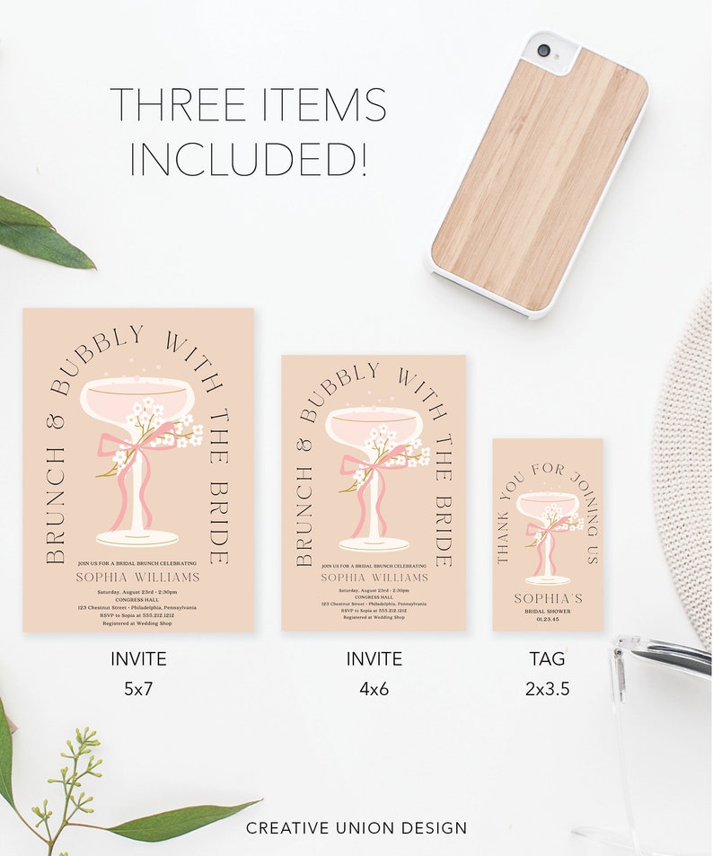 Op de afbeelding: Drie afdrukbare ontwerpen voor een bruidsbrunchviering. De ontwerpen bevatten een roze champagnefluit met een roze lint en witte bloemen. De tekst op de ontwerpen luidt "Brunch & Bubbly with the Bride". De ontwerpen zijn verkrijgbaar in drie formaten: 5x7 inch, 4x6 inch en 2x3,5 inch.