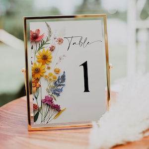 Modelo de números de mesa de flores silvestres, números de mesa de chá de panela editáveis, assentos, cartões de números de mesa de casamento, flores prensadas, coloridas, faça você mesmo