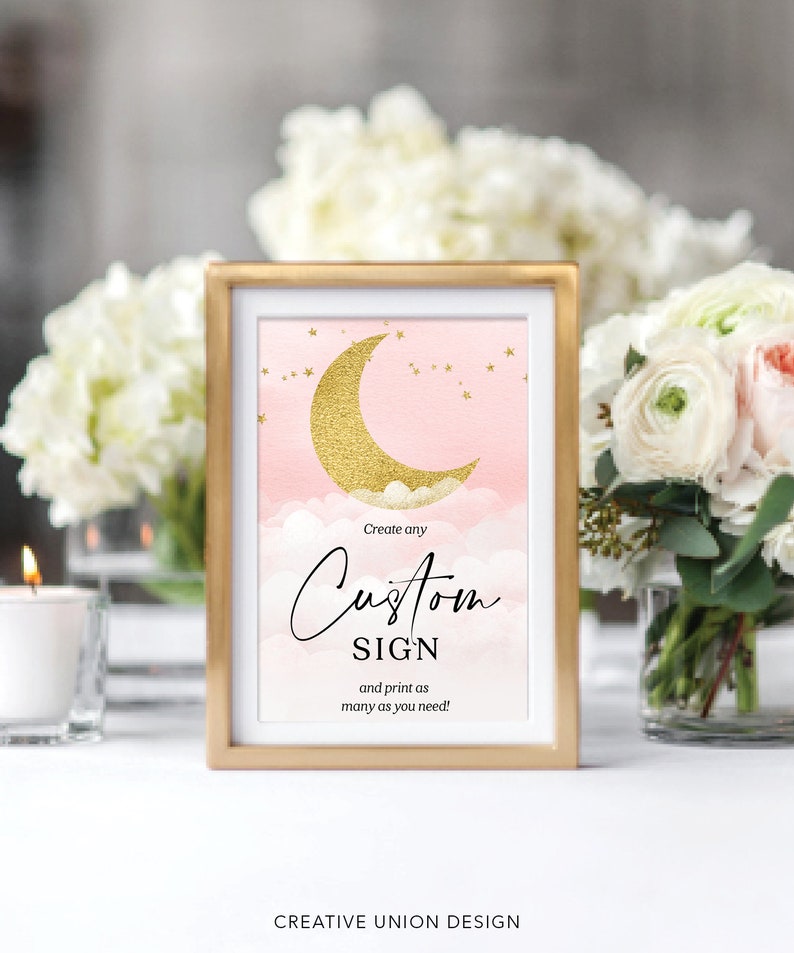 Puede incluir: Un cartel imprimible con una luna creciente dorada y estrellas sobre un fondo rosa. El texto dice "Crea cualquier cartel personalizado e imprime tantos como necesites!"