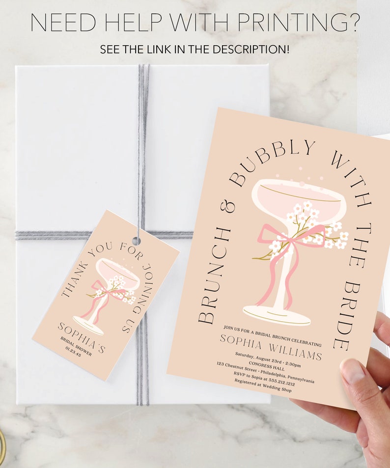 Op de afbeelding: Een roze en witte bruidsdouche-uitnodiging met een champagnefluit-illustratie en de tekst "Brunch & Bubbly with the Bride". De uitnodiging bevat de naam van de bruid, datum, tijd en locatie.