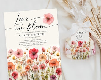 Puede incluir: Una invitación a una despedida de soltera con un diseño floral. La invitación dice "Love in Bloom" e incluye el nombre "Willow Anderson" y la fecha "August 23rd, 2:30PM".
