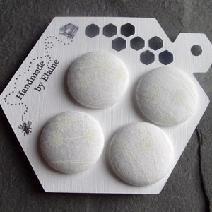 44L Fabric Covered Buttons - 4 x 28mm Handmade Buttons, White Buttons, Ivory Floral Meadow, Reed Flower, Classic Boho, Natural Serenity,2879