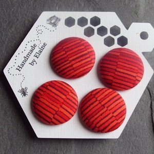 Boutons recouverts de tissu - boutons 4 x 28mm, bouton fait main, union de couleur, boutons d’allumette d’ombre, rouge à lèvres rouge, grenat et rouge rubis, 2841