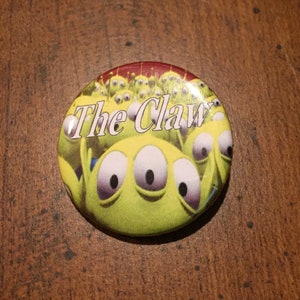 Disney - Toy Story Aliens The Claw 1.25 inch Button Pin