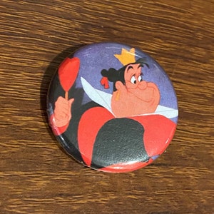 Disney - Alice in Wonderland The Queen of Hearts Villian 1.25 inch Button Pin