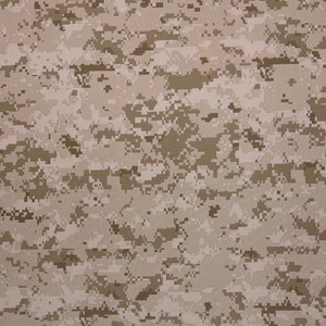 以下が含まれることがあります： 茶色、ベージュ、白のデジタル迷彩パターン。パターンは小さな正方形と長方形で構成されています。