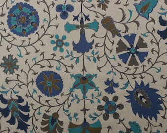 Lacefield designs CALYPSO MARINA BLUE Suzani Jacobean Floral Drapery Tapicería Almohada Artesanía Ropa de cama cortada a tamaño 54"Ancho