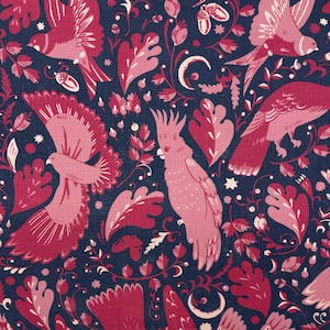 GATO JUDICE FOLK Vuelo Frambuesa Azul marino Rosa Pájaro Floral 100% Lino Como algodón Almohada Cortinas Tapicería Ropa de cama Tela cortada a tamaño 54 "W