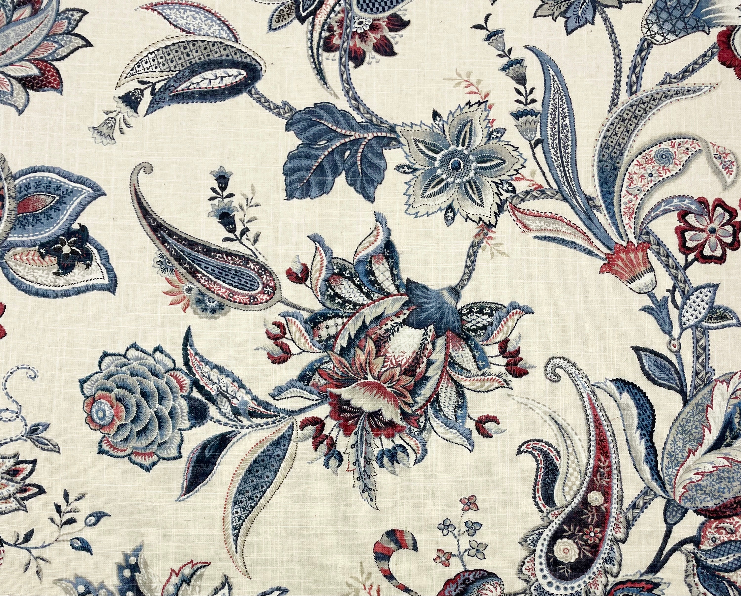 P Kaufmann GARDEN FLORA DENIM Blauw Rood Jacobean Bloemen Wijnstok Draperie Bekleding Kussen Kussen Beddengoed Linnen Stof op maat gesneden 54" breed