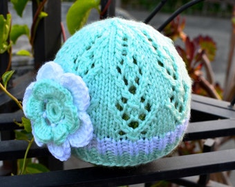 Patrón para tejer gorro de bebé con encaje de diamantes (descarga en PDF)