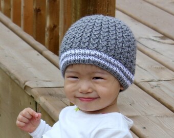 Patrón de tejido para gorro de bebé con cables simulados (descarga en PDF)