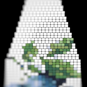 Puede incluir: Obra de arte digital abstracta con un diseño pixelado. La imagen presenta una forma estilizada, que se estrecha hacia arriba, compuesta por numerosos bloques cuadrados pequeños. La paleta de colores incluye tonos de verde, blanco y azul, creando un efecto texturizado y geométrico.