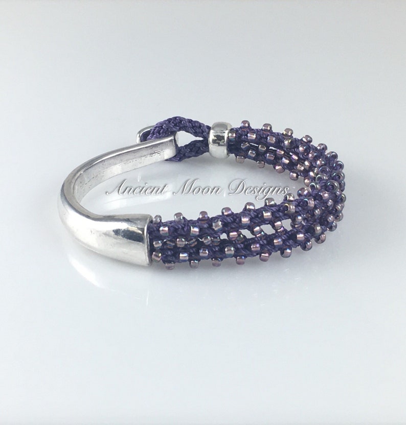 Bracelet-Beaded Kumi Half Hook Bracelet