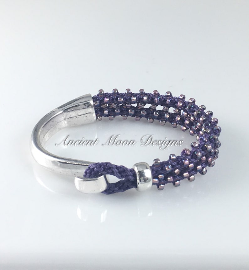 Bracelet-Beaded Kumi Half Hook Bracelet