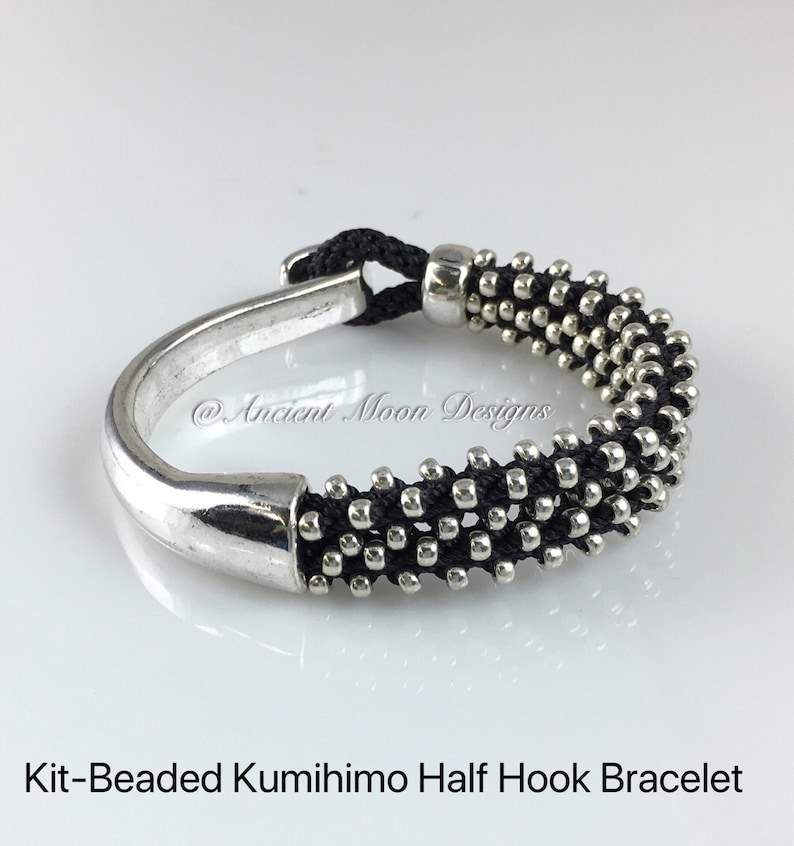 Bracelet-Beaded Kumi Half Hook Bracelet