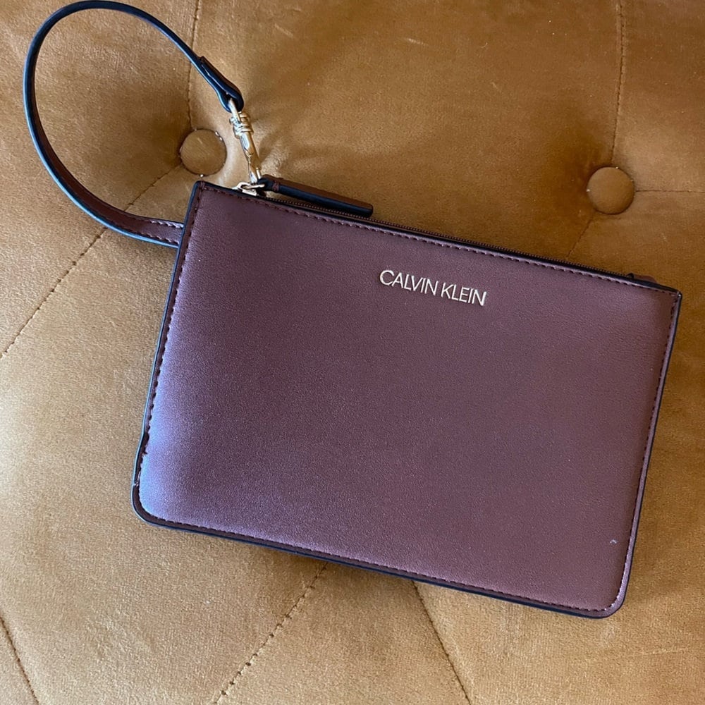Calvin klein clutch wallet hot sale