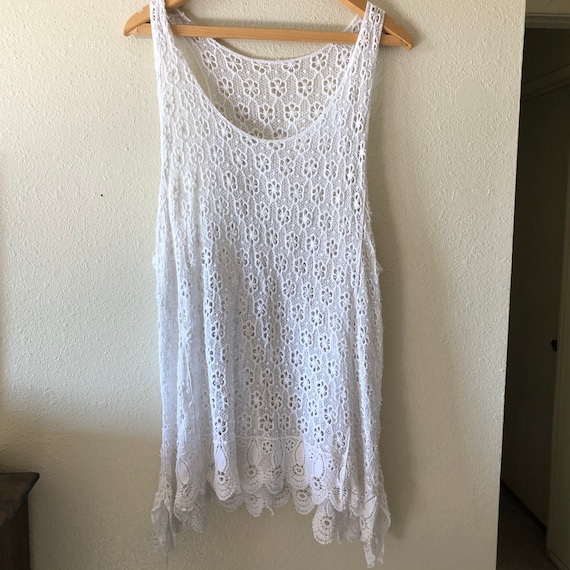 Vintage 1970s white crochet floral shift dress tun