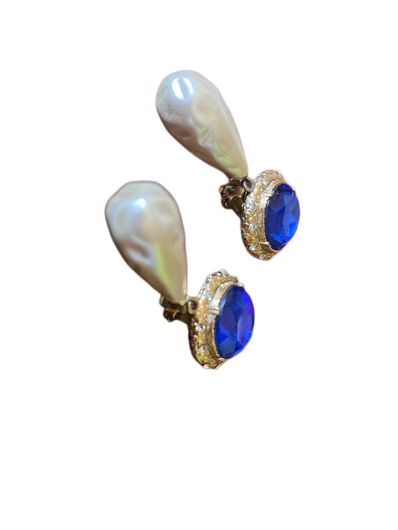 Vintage blue Pearl white drop crystal round art d… - image 4