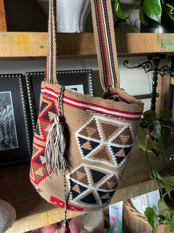 Ethnic Hand-made from Colombia Crochet New & Authentic Wayuu Mochila Bag Ethnic Hand-made from Colombia Crochet New & Authentic Wayuu Mochila Bag