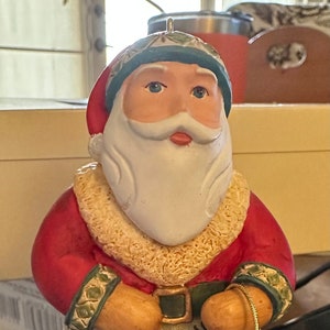 Hallmark Keepsake Santas from around the world United States