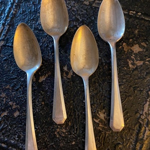 4 WM Rogers Mfg Co International Silver Lincoln pattern silverplate vintage teaspoons 1917 Antique
