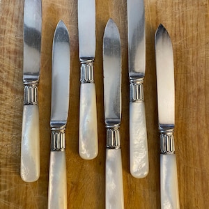 Set of 6 Fruit knives with mother of Pearl handles and Sterling bolster