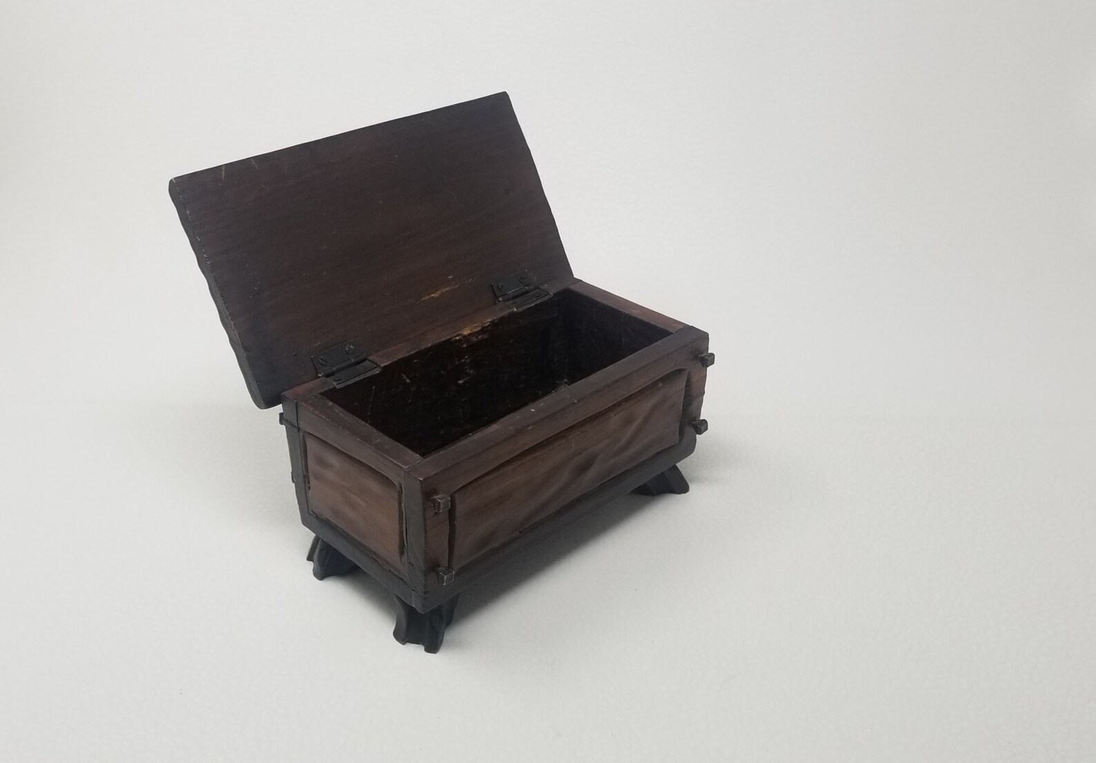 Vintage estilo lobeco tallado a mano caja de ataúd de madera | Etsy