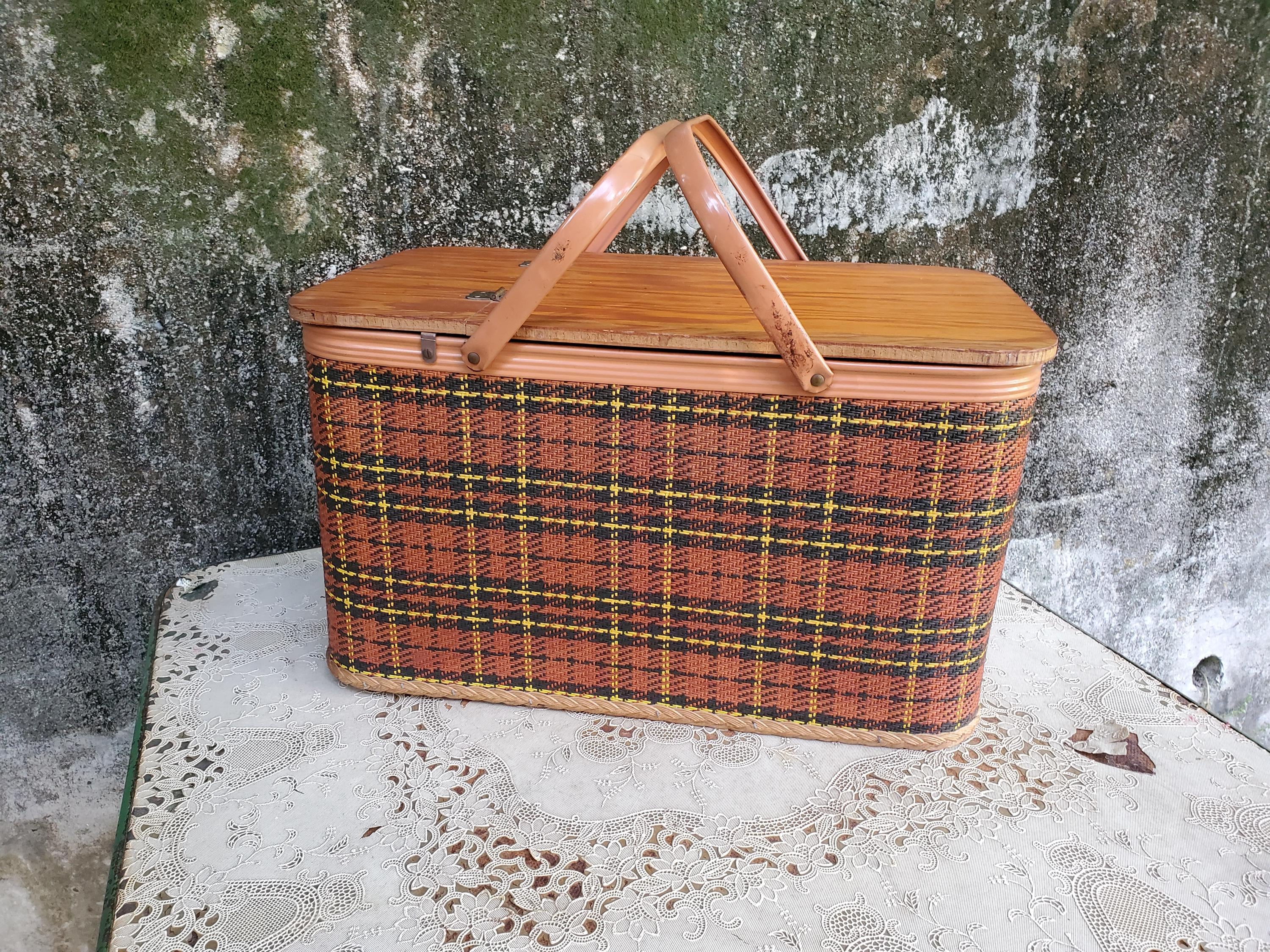 Vintage Redmon Red Plaid Picnic Basket with Pie Table