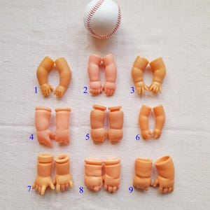 Brazos de muñeca pequeños vintage: extremidades de vinilo o plástico para reparar, restaurar piezas y manualidades.